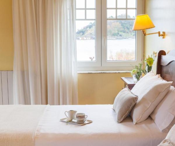 habitacion-doble-con-vistas-dos-camas-desayuno.jpg
